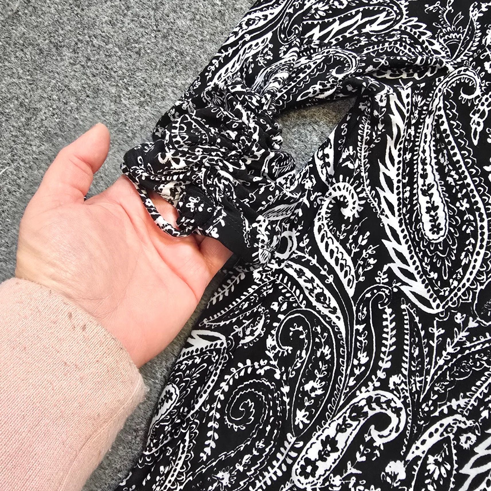Vintage Cocomo Womens Blouse Shirt Black Paisley 3/4 Sleeve V-Neck Stretchy Polyester Spandex Size L / US 10 / IT 46 - 5 Thumbnail