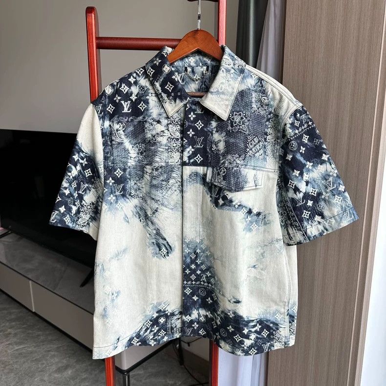 Louis Vuitton Louis Vuitton Denim printed cashew flower short sleeve shir Size US L / EU 52-54 / 3 - 1 Thumbnail
