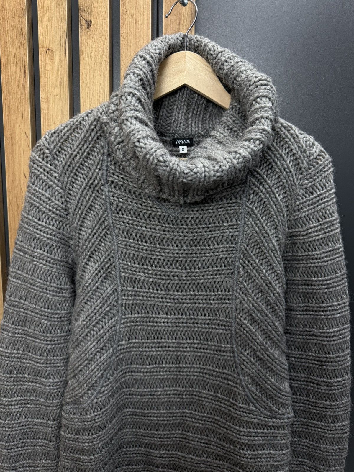 Versace Vintage Versace Sport Wool Knit Sweater Women Size S Size S / US 4 / IT 40 - 4 Thumbnail