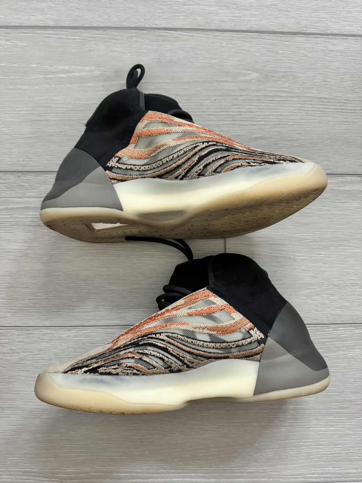 Adidas × Yeezy YZY QNTM Size US 7 / EU 40 - 1 Thumbnail