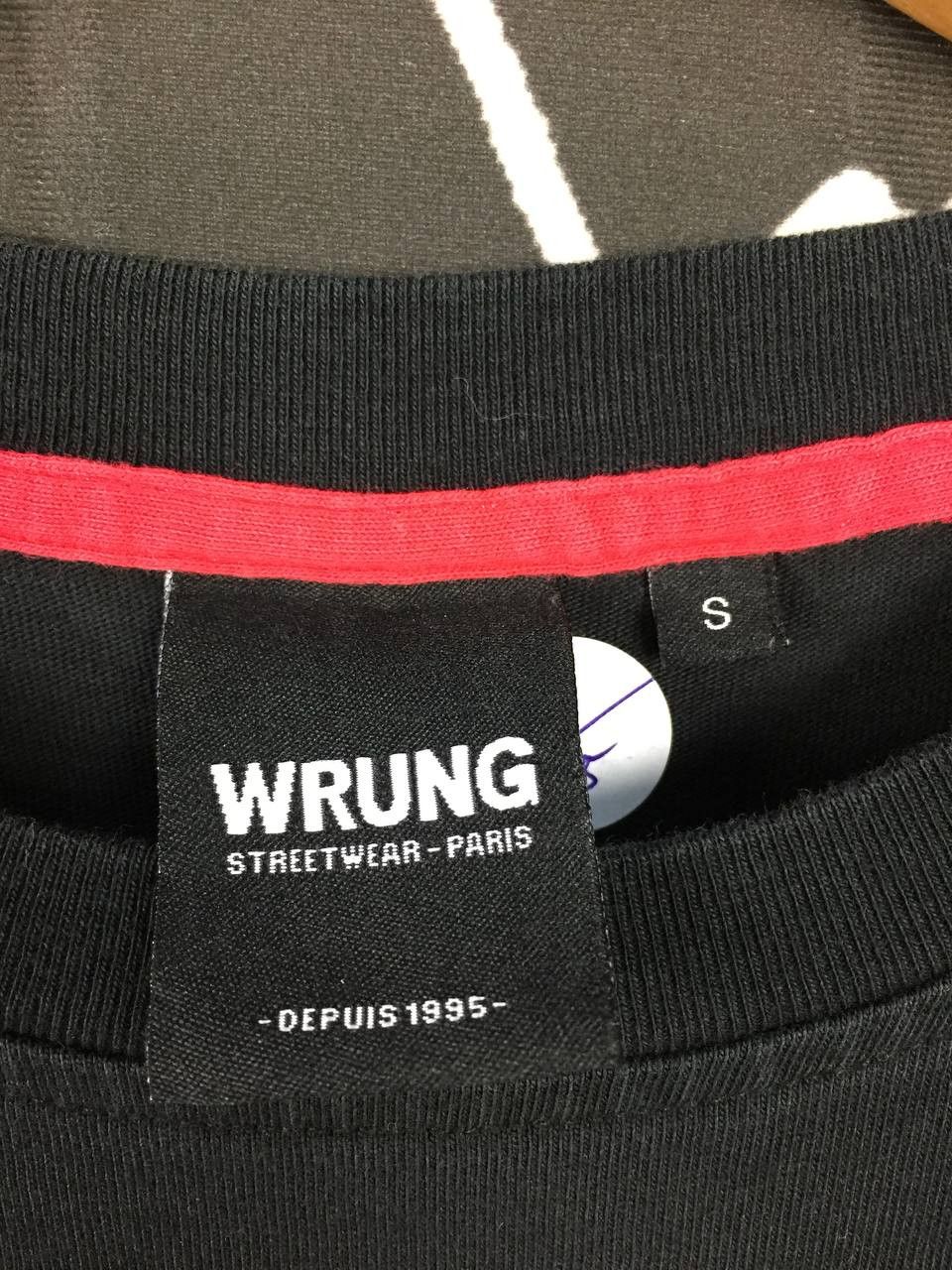 Vintage Wrung Streetwear Paris Sexy Girl Graphic Tee Size US S / EU 44-46 / 1 - 7 Thumbnail