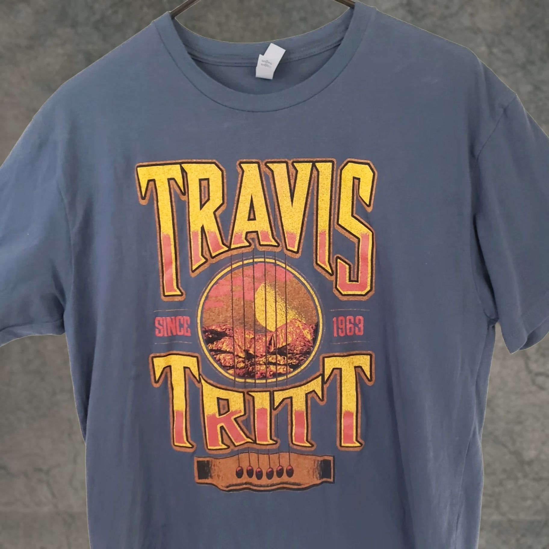 Next Level Travis Tritt Men's L Gray T-shirt Front Graphic Next Level Size US L / EU 52-54 / 3 - 1 Thumbnail