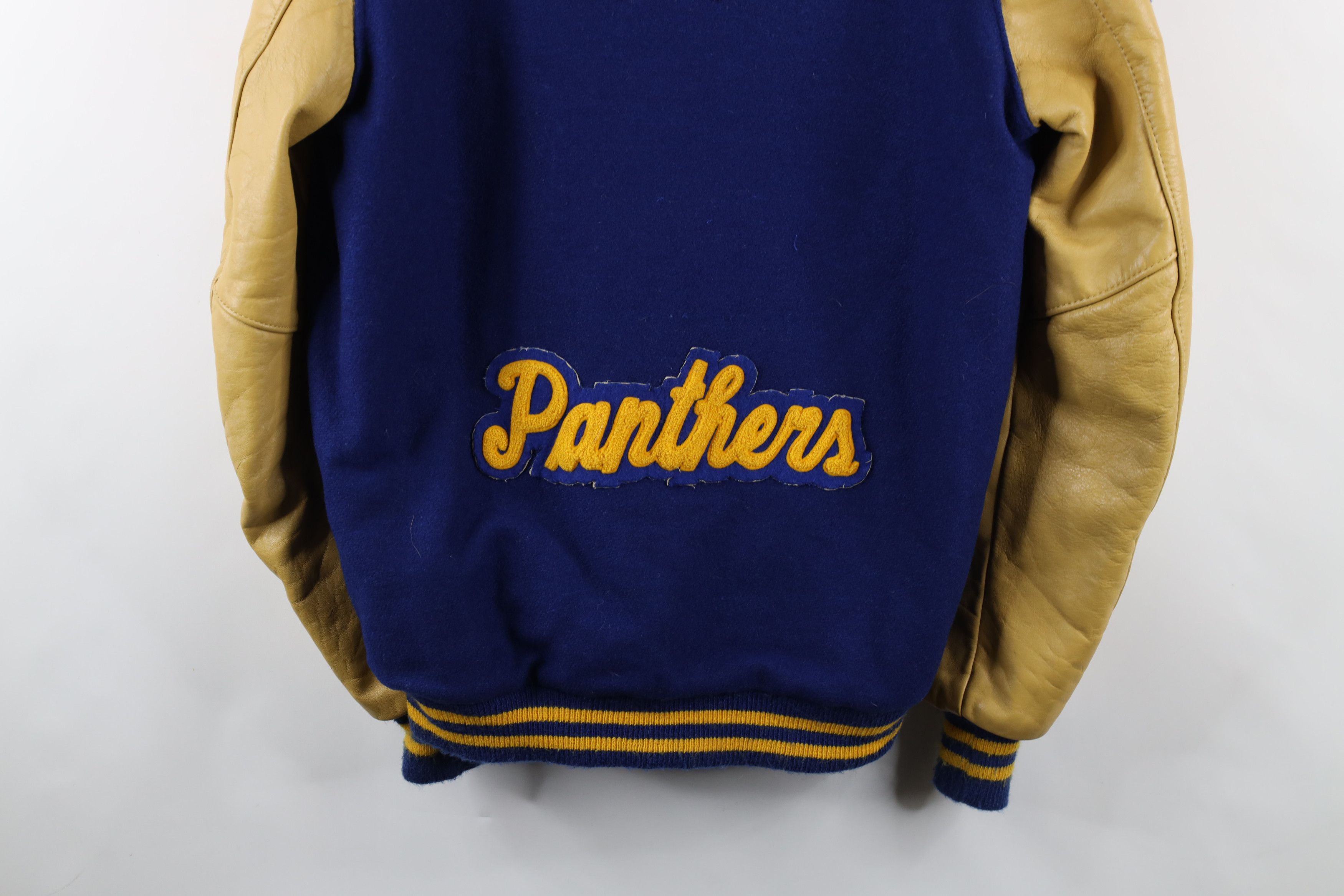 Vintage Vintage 80s Conference 1982 Football Varsity Jacket USA Size US L / EU 52-54 / 3 - 16 Thumbnail
