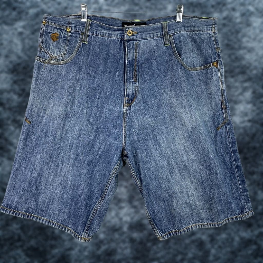 Rocawear VINTAGE Rocawear Shorts Mens 44 Baggy Y2K Denim Jorts Hip Hop Grunge Embroidered Shorts Size US 44 / EU 60 - 1 Thumbnail