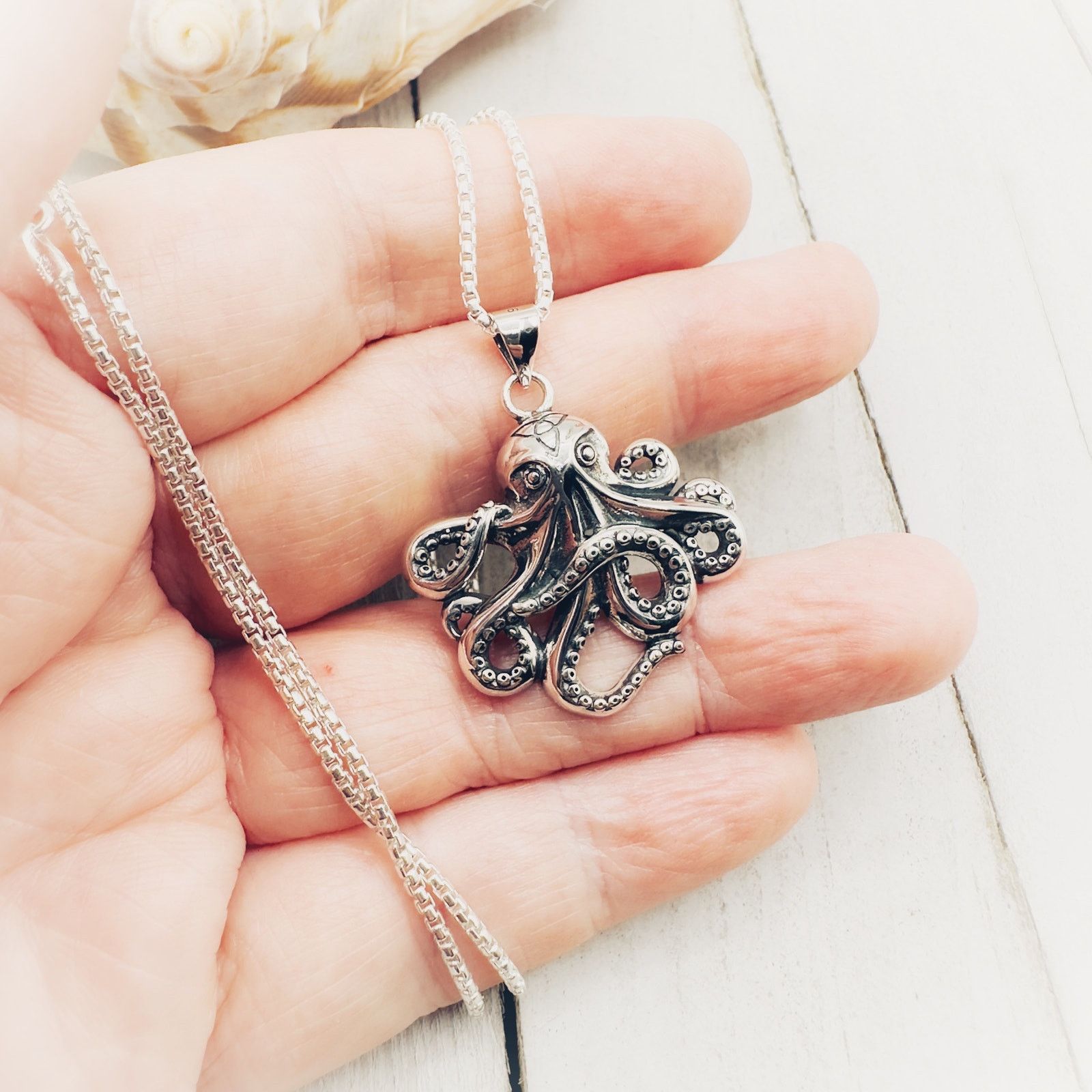The Unbranded Brand Octopus Sterling Silver Necklace Rounded Box Chain Size ONE SIZE - 7 Thumbnail