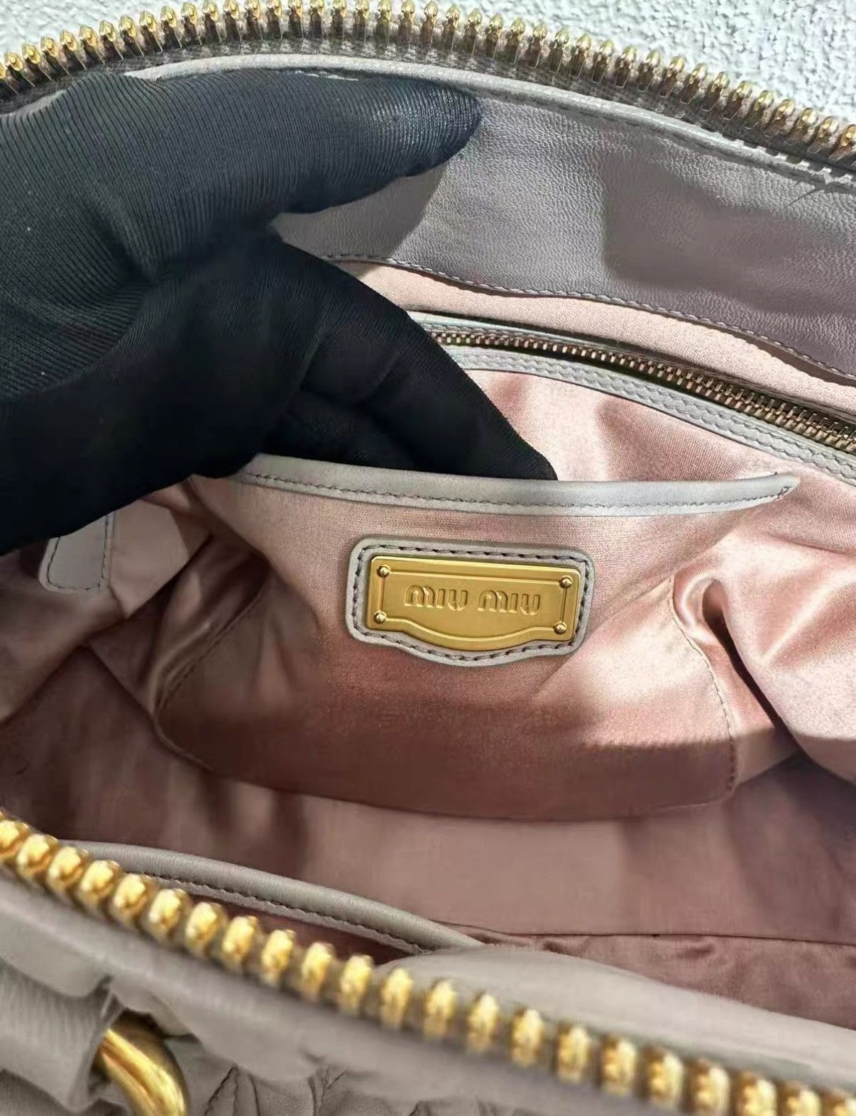 Miu Miu Miu Miu milk tea-colored lambskin ruched shell bag J38 Size ONE SIZE - 6 Thumbnail