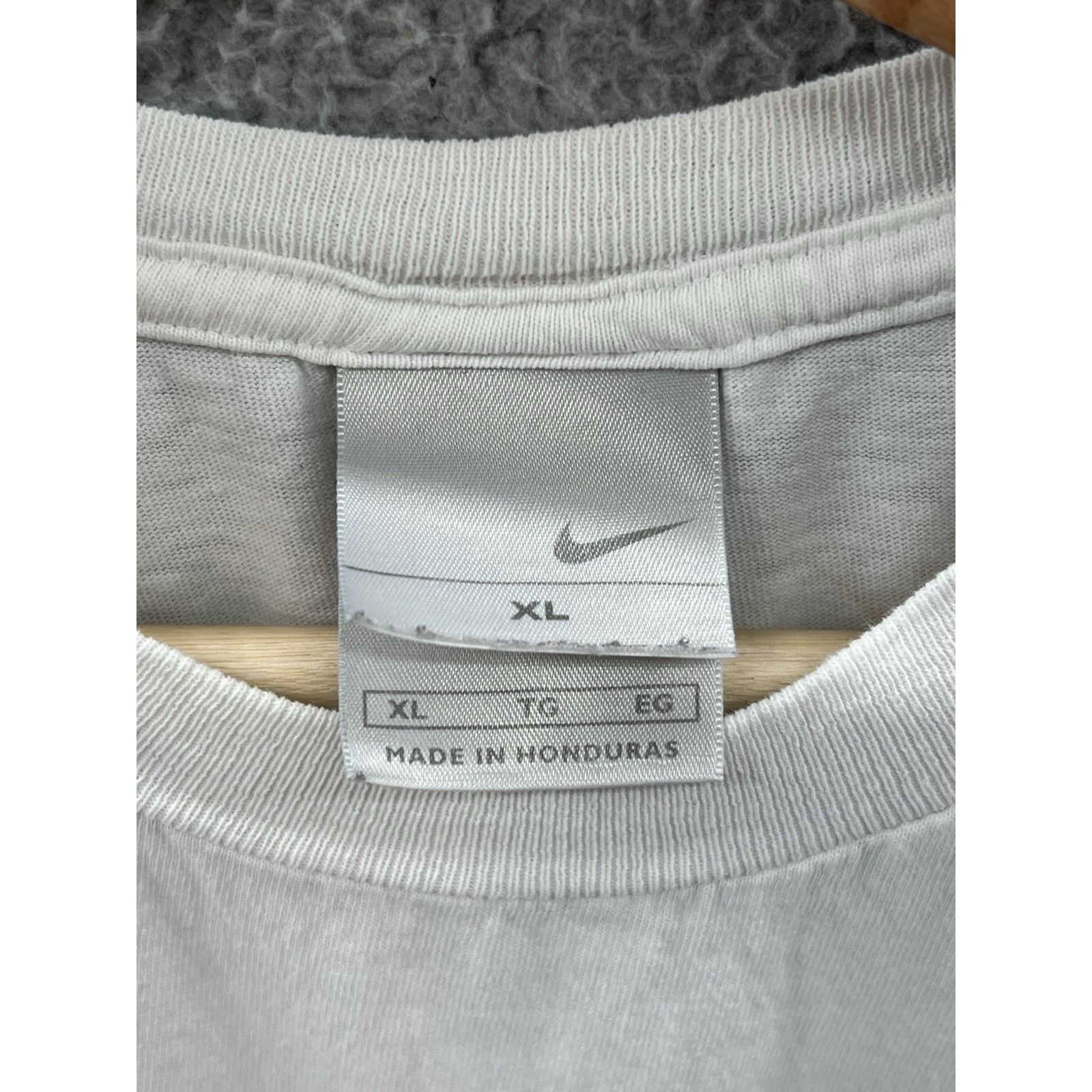 Nike Nike Silver Tab Kobe Bryant Black Mamba White T-Shirt Sz. XL Size US XL / EU 56 / 4 - 3 Thumbnail