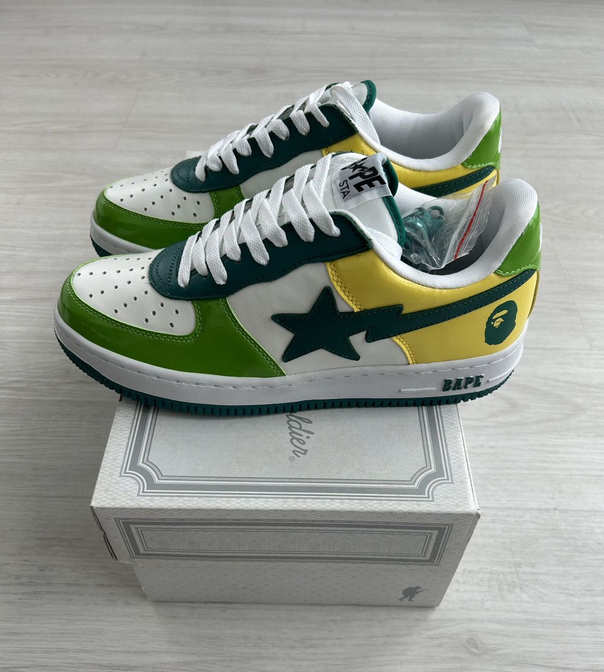 Bape VERY RARE OG 2009 A BATHING APE HONG KONG EXCLUSIVE BAPESTA Size US 9 / EU 42 - 1 Thumbnail
