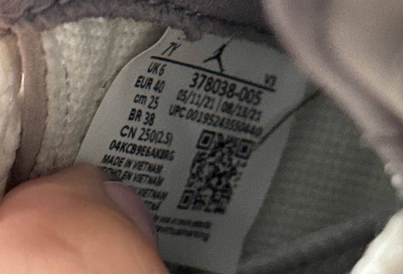 Jordan Brand Cool Grey 11s 2021 Size US 7 / EU 40 - 7 Thumbnail