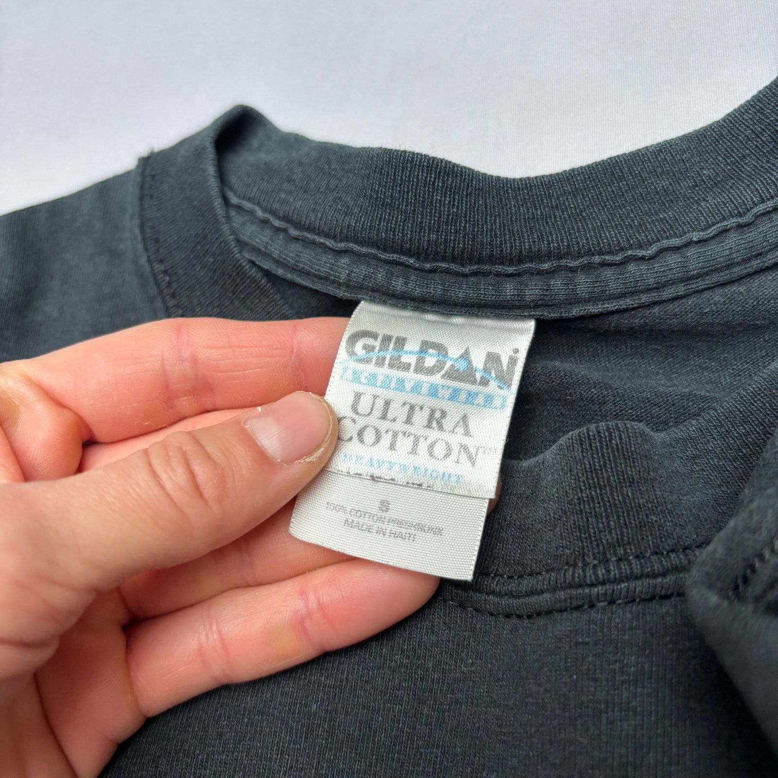 Gildan × Vintage Vintage Y2K Interpol Antics Era Distressed Shirt Men's S Size US S / EU 44-46 / 1 - 6 Thumbnail
