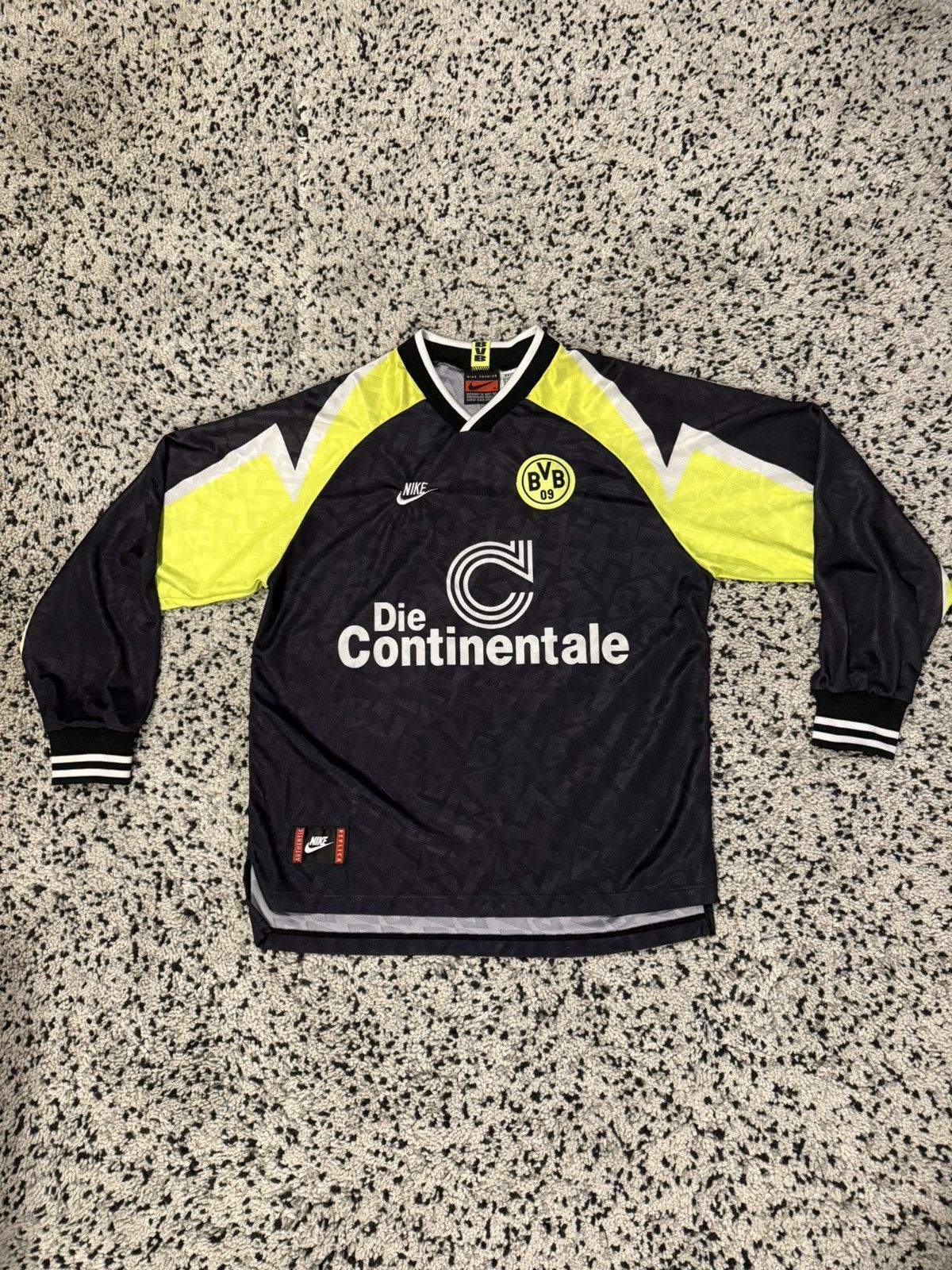 Nike Dortmund x Nike 1995/1996 Long Sleeve Jersey Size US XL / EU 56 / 4 - 1 Thumbnail