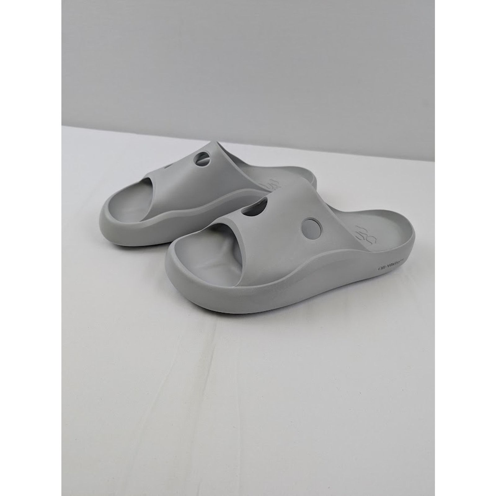 Off-White o1rshd1 Q: 3 / Meteor Padded Slider in Light Grey Size US 12 / EU 45 - 11 Thumbnail