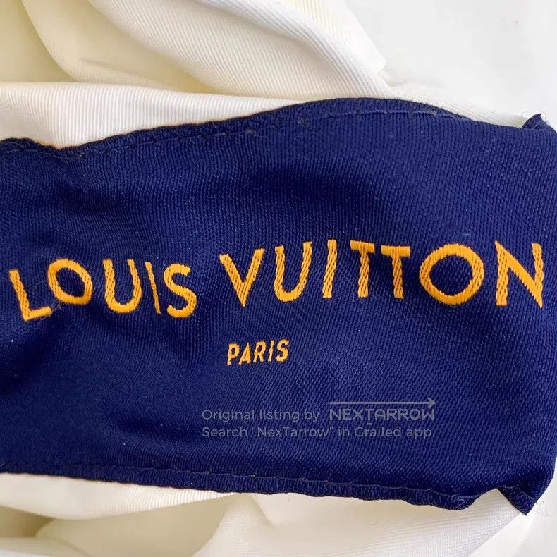 Louis Vuitton Louis Vuitton 22 white logo full print hooded zipper long Size US M / EU 48-50 / 2 - 7 Thumbnail