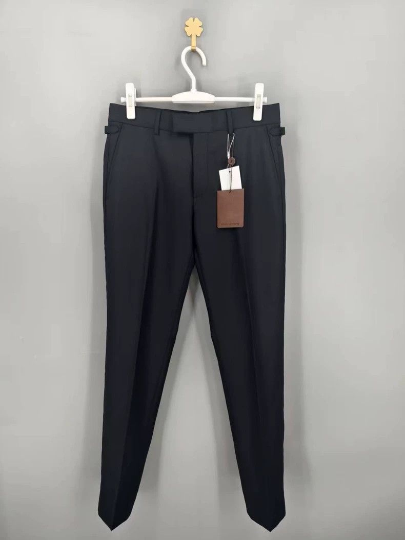 Louis Vuitton Louis Vuitton Metallic logo trousers Size US 36 / EU 52 - 1 Thumbnail