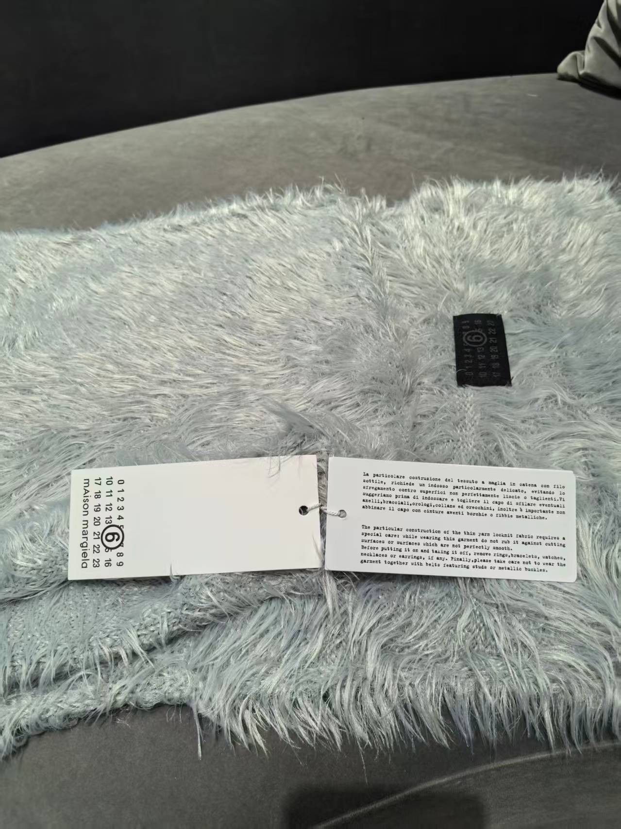Maison Margiela NWT MM6 Maison Margiela Furry Scarf - Light Grey Size ONE SIZE - 11 Thumbnail