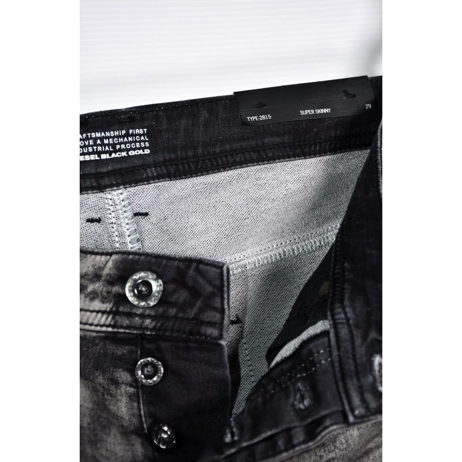 Diesel Diesel Black Gold Type 2815 Super Skinny Jeans W29 Mens Black Cotton Blend 90% Cotton 8% Polyester 2% Elastane Slim Straight? Size US 29 - 5 Thumbnail