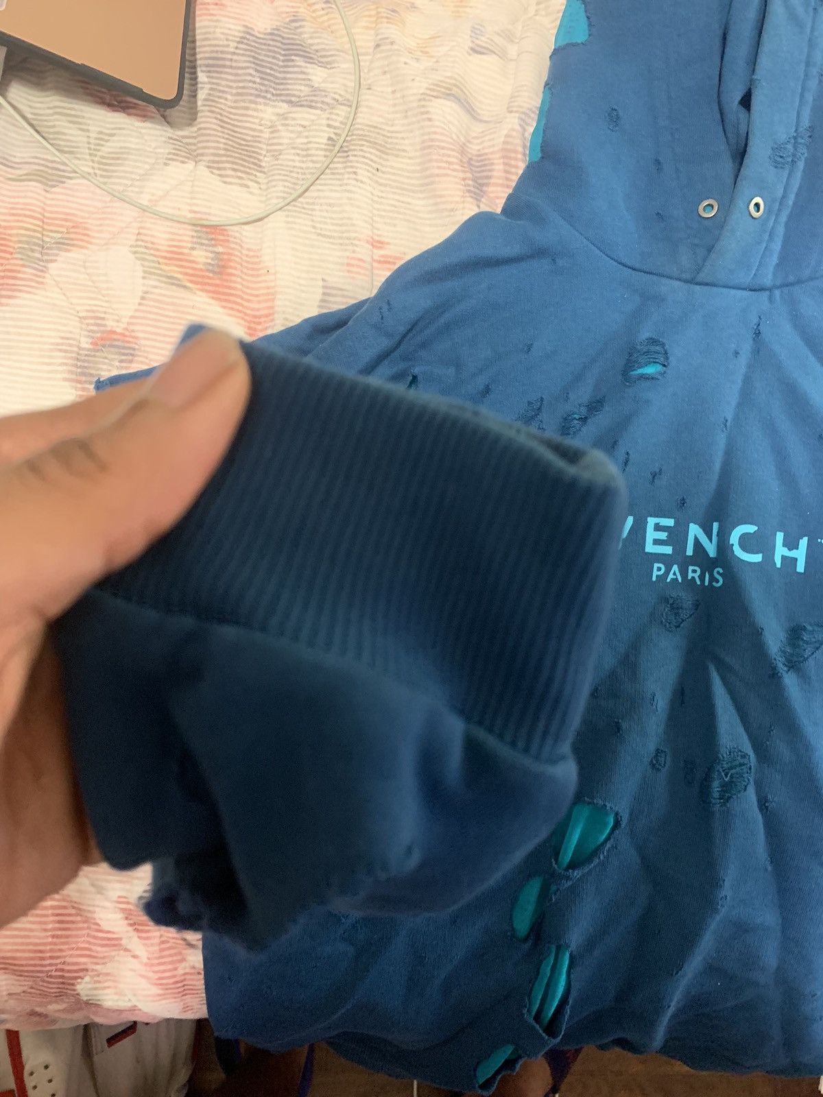 Givenchy Givenchy hoodie distressed Size US M / EU 48-50 / 2 - 5 Thumbnail