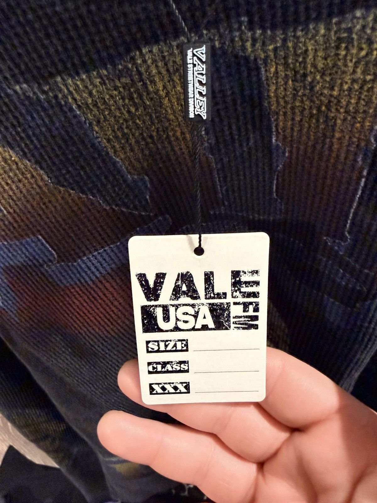 Vale Vale Forever Wraith of Faith Thermal Long-sleeve Size US XL / EU 56 / 4 - 5 Thumbnail