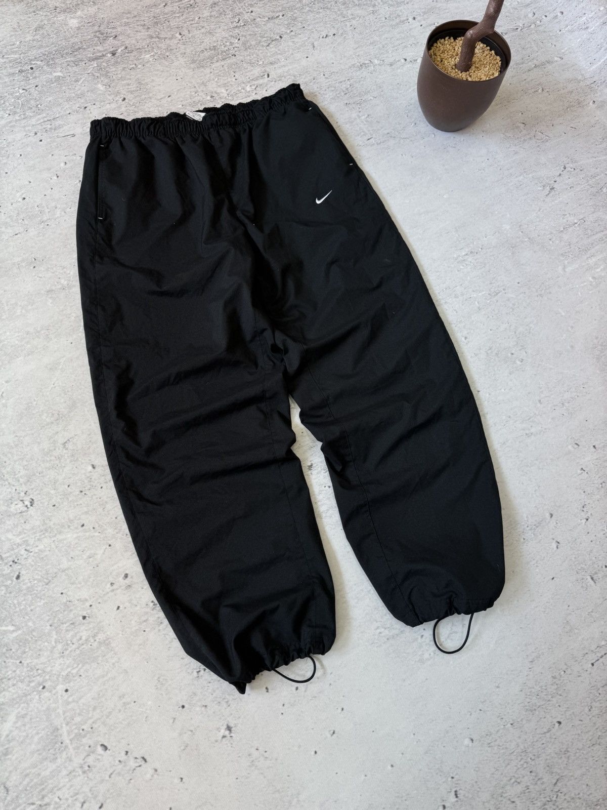 Nike × Vintage NIKE NYLON VINTAGE Y2K OVERSIZE BAGGY FIT PANTS SWEATPANTS Size US 34 / EU 50 - 1 Thumbnail