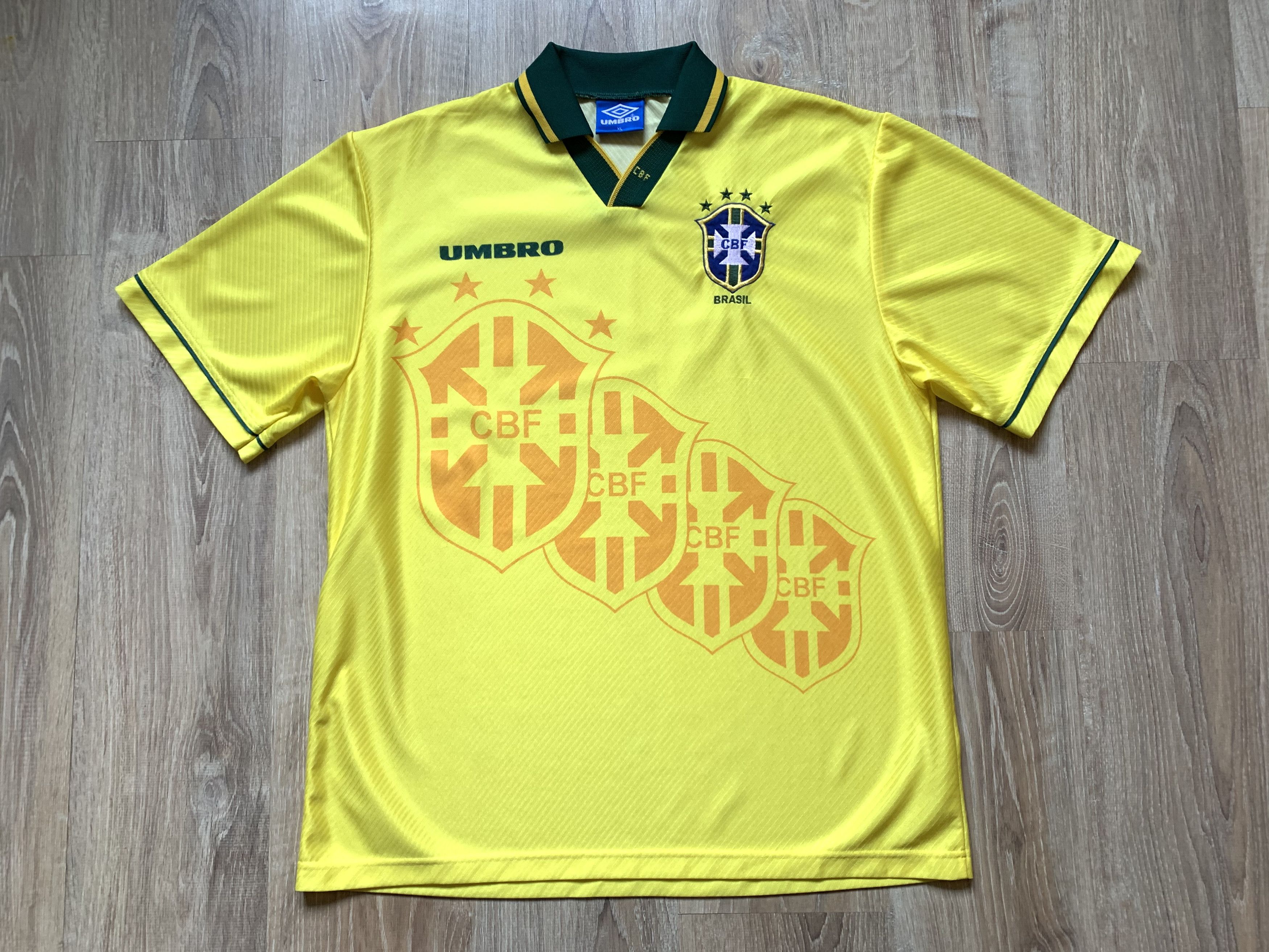 Vintage Vintage Official Umbro Brazil Football Shirt Size US XL / EU 56 / 4 - 1 Thumbnail