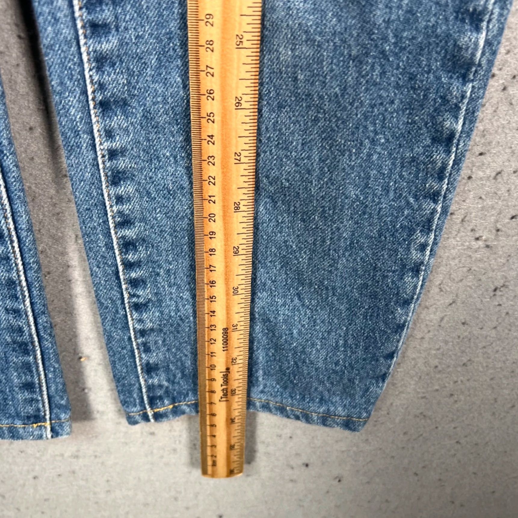 DKNY VINTAGE DKNY Womens Jeans Denim Blue 5-Pocket Tapered Mid Rise 26in Waist 25in Inseam Size 2 Light Distressed Size 26" / US 2 / IT 38 - 7 Thumbnail