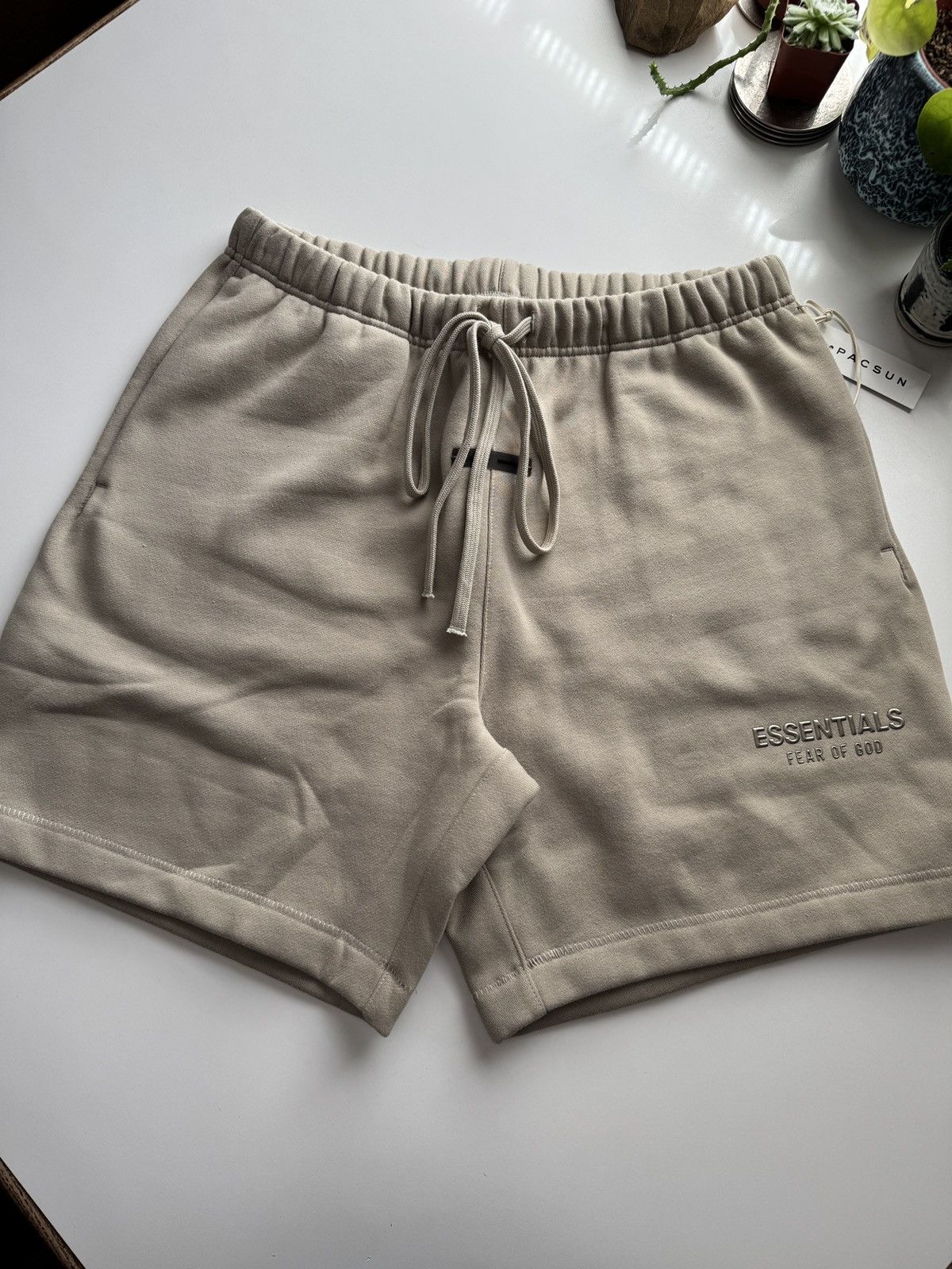 Fear of God Fear of God Essentials Shorts (2025) Size US 32 / EU 48 - 1 Thumbnail