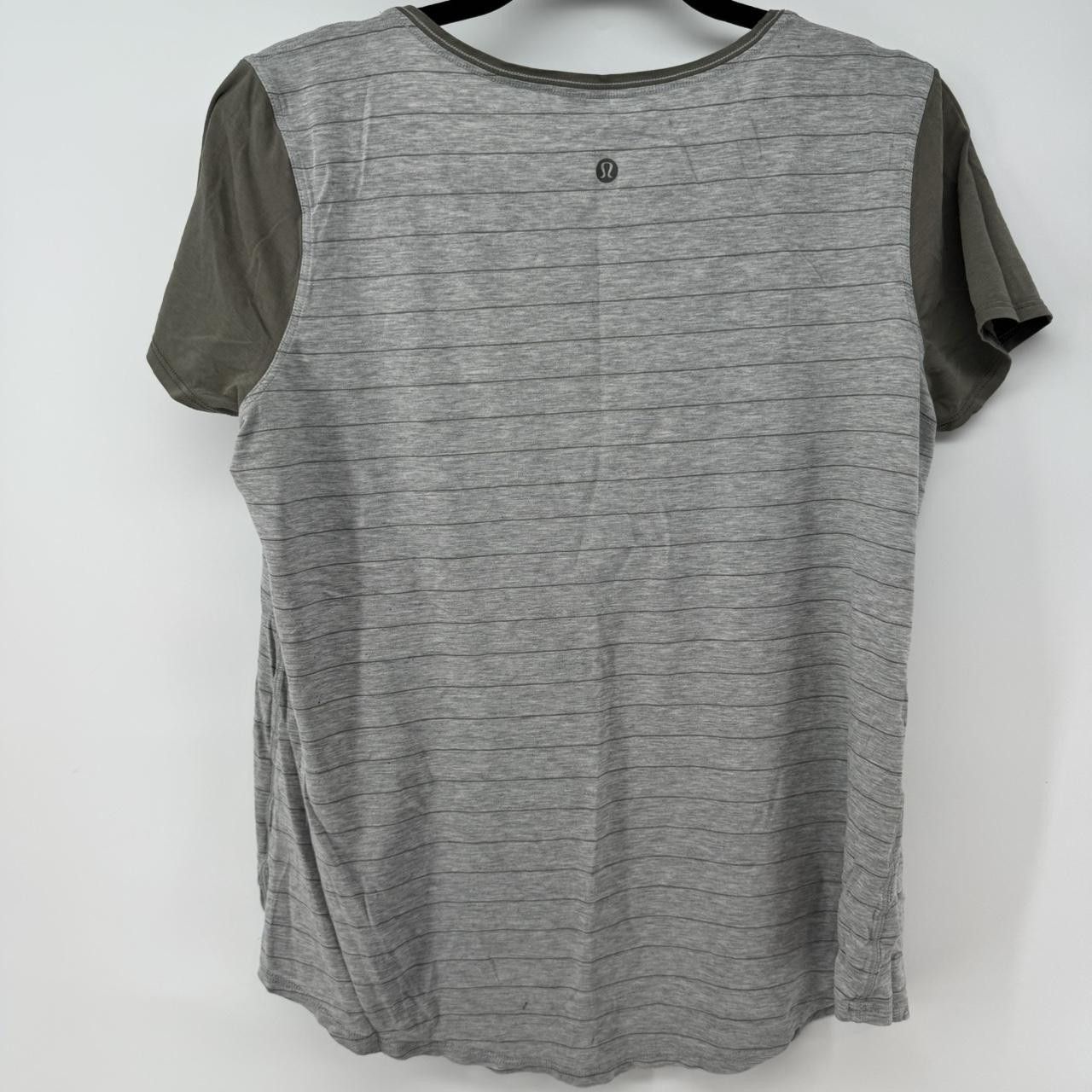 Lululemon Lululemon Gray Striped Womens Tee Size L / US 10 / IT 46 - 3 Thumbnail