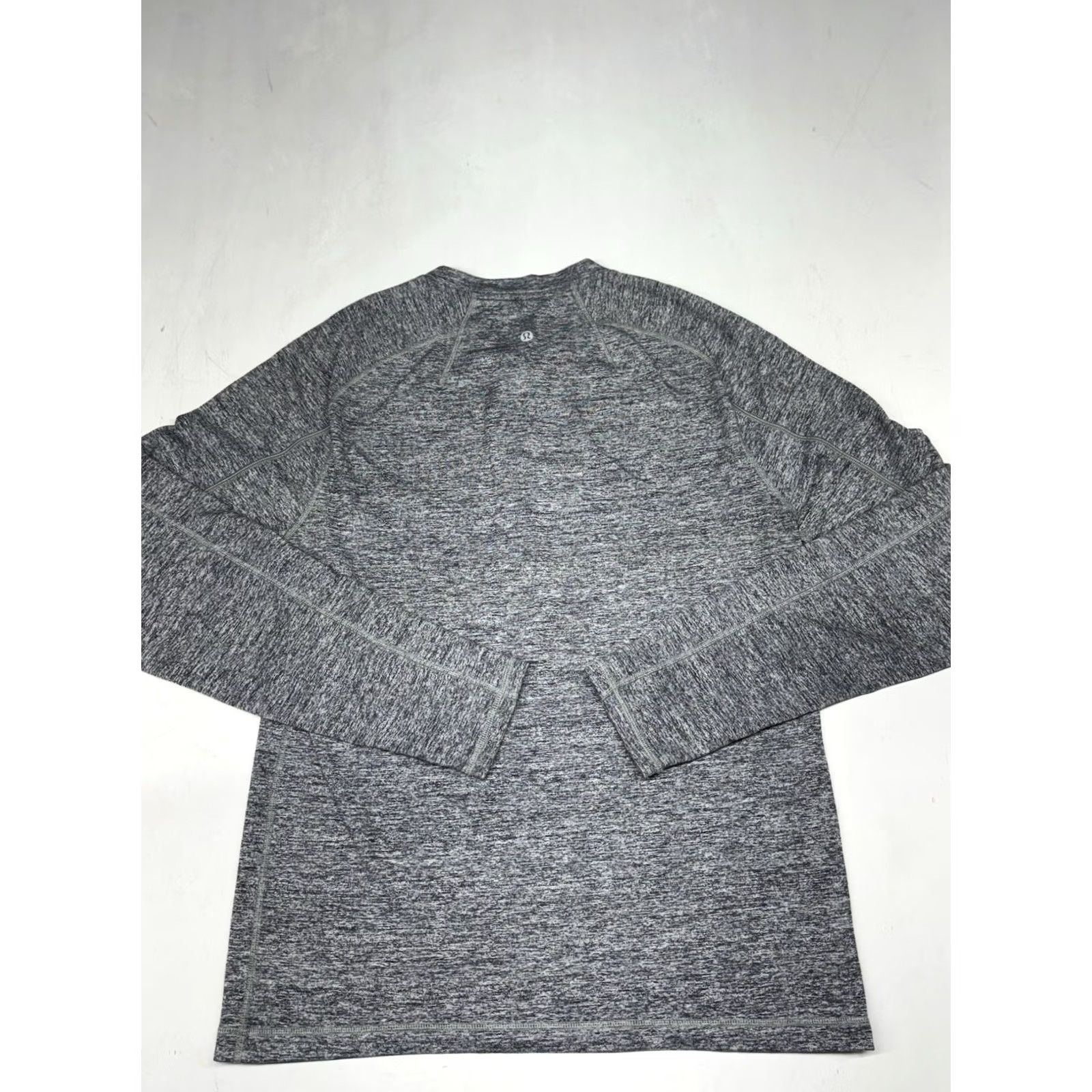 Lululemon Lululemon Surge Henley Button T-Shirt Mens Medium Gray Heather Athletic Long Sleeve Buttoned Pullover Moisture Wicking All Seasons Activewear Shirt Size US M / EU 48-50 / 2 - 6 Thumbnail