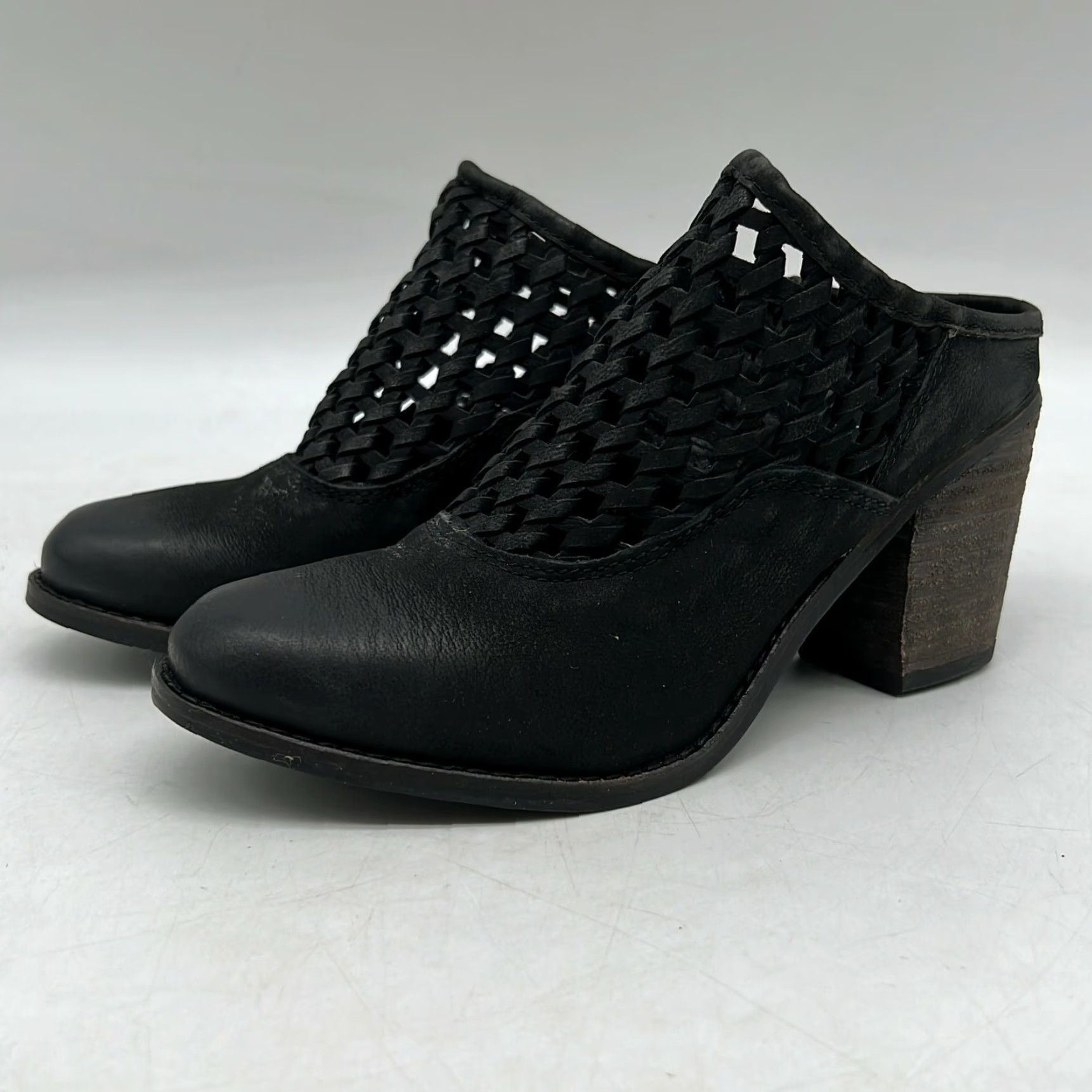 Vintage VINTAGE Very Volatile Los Angeles Women's Leather Block Heel Sandal Size 6 Black Party Size US 6 / IT 36 - 3 Thumbnail