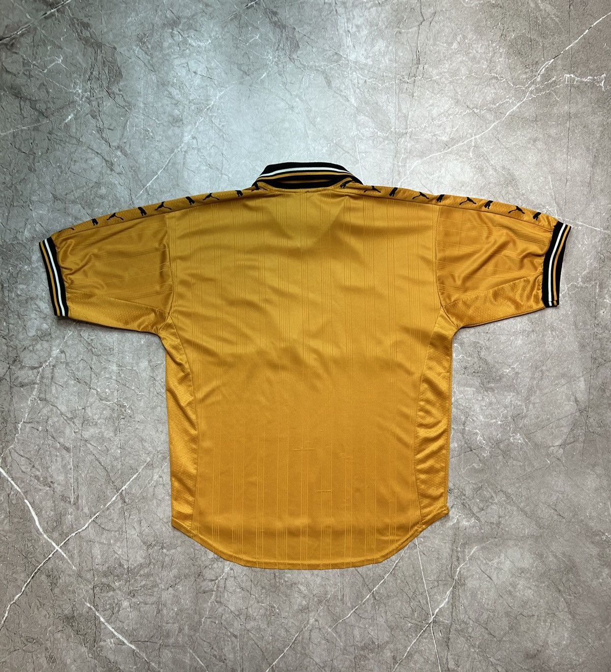 Puma × Vintage Vintage 1998 Wolverhampton Soccer Jersey size L Size US L / EU 52-54 / 3 - 4 Thumbnail