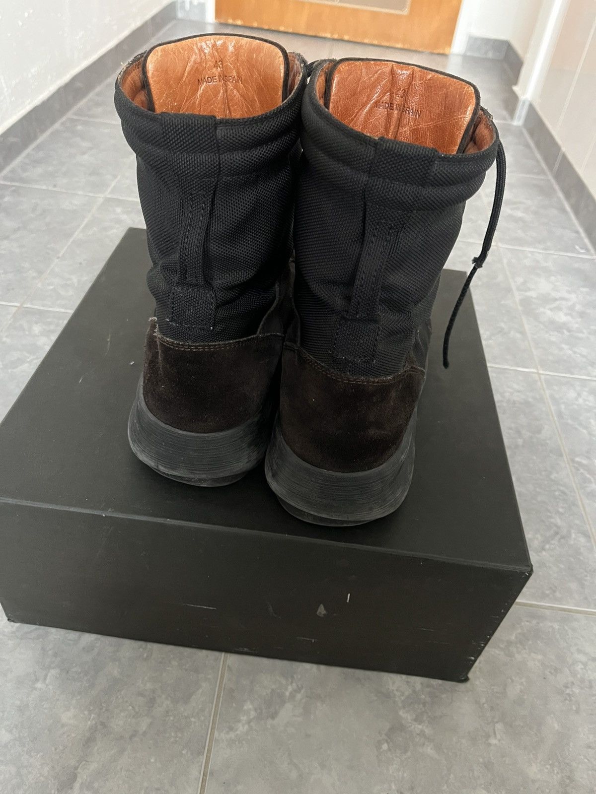 Yeezy yeezy season 3 military boot onyx shade oil Size US 10 / EU 43 - 6 Thumbnail