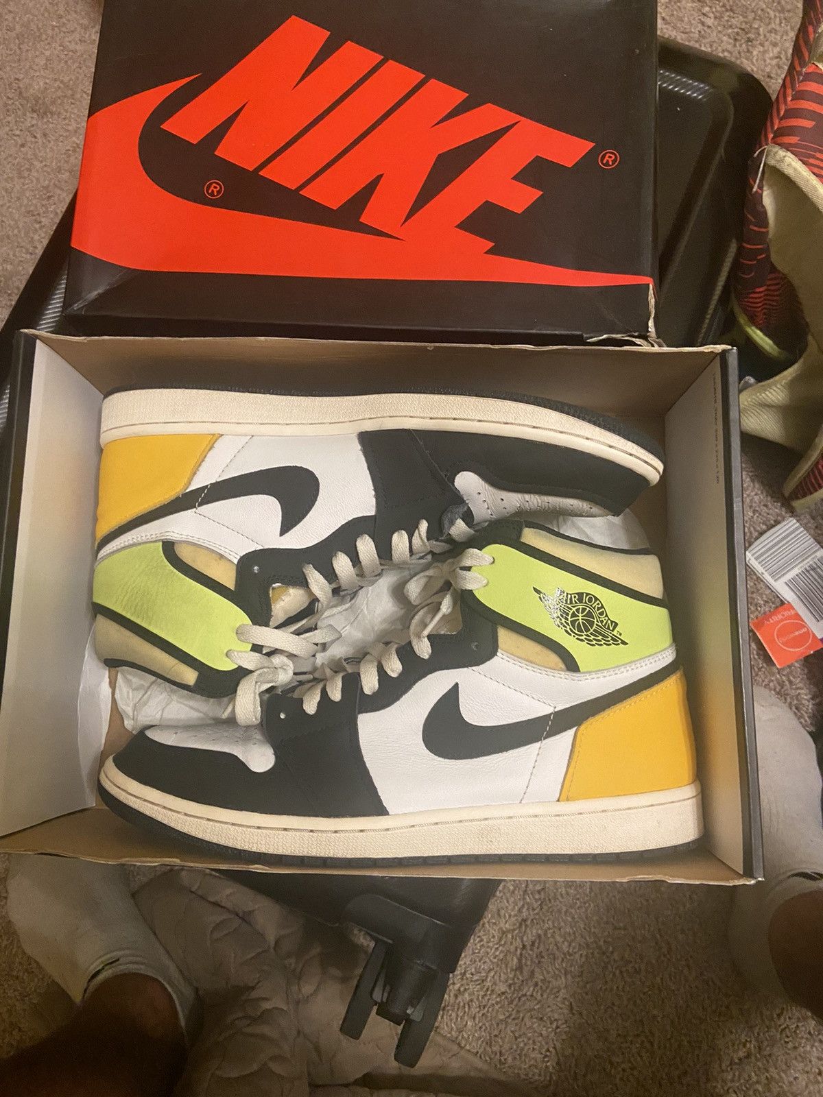 Jordan Brand × Nike Jordan 1 High ‘Volt’ Size US 11 / EU 44 - 2 Thumbnail