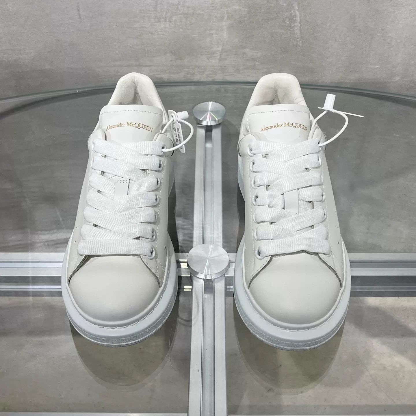 Alexander McQueen McQueen white sneakers new 36.5 white heel Size US 6 / IT 36 - 1 Thumbnail
