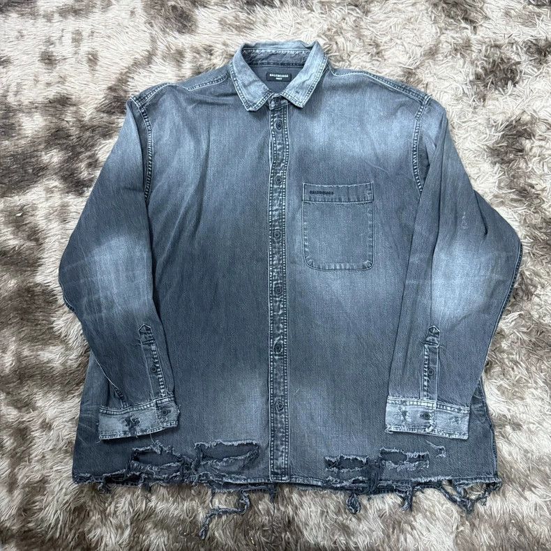 Balenciaga Balenciaga SS21 Ripped Denim Shirt Jacket Size US L / EU 52-54 / 3 - 1 Thumbnail