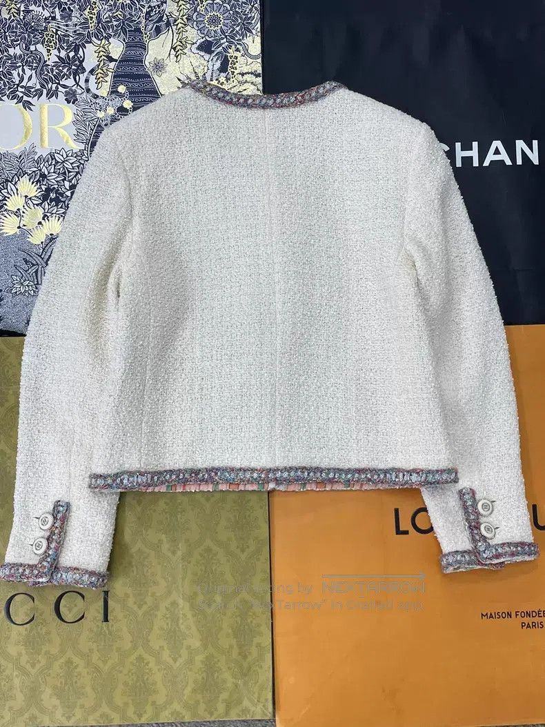Chanel Chanel White tweed rolled-edged two-pocket jacket Size XS / US 0-2 / IT 36-38 - 3 Thumbnail