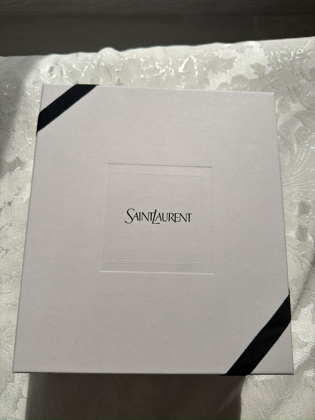 Yves Saint Laurent Saint Laurent Gaby Vanity Bag Off White Size ONE SIZE - 8 Thumbnail