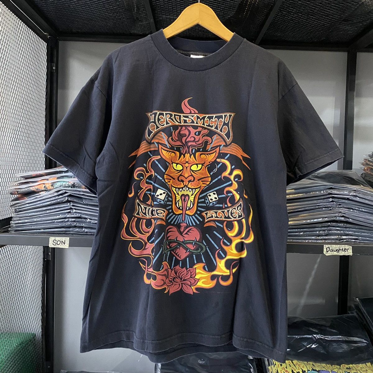 Band Tees × Vintage Vintage 1997 Aerosmith Nine Lives Tour T-Shirt Size US L / EU 52-54 / 3 - 1 Thumbnail