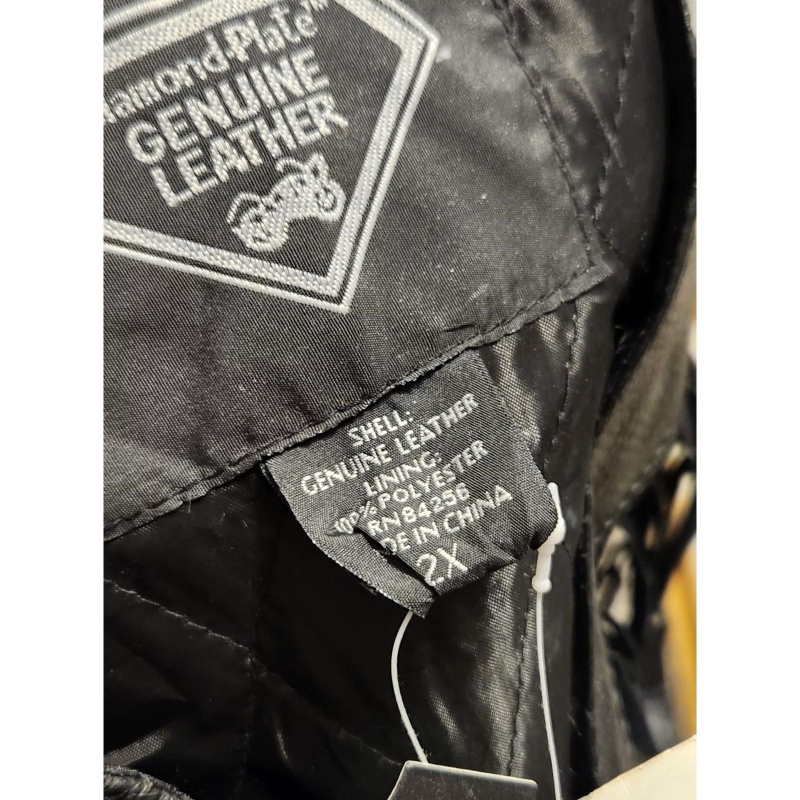 Vintage Diamond Plate Rock Design Genuine Buffalo Leather Vest 2XL Black Men Rock Biker Leather Vest Mens Size US XXL / EU 58 / 5 - 2 Thumbnail