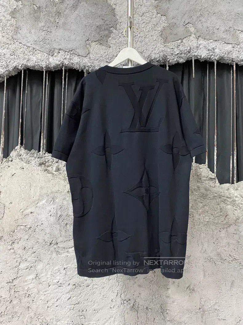 Louis Vuitton Louis Vuitton Dark-patterned knit short sleeves Size US XL / EU 56 / 4 - 2 Thumbnail