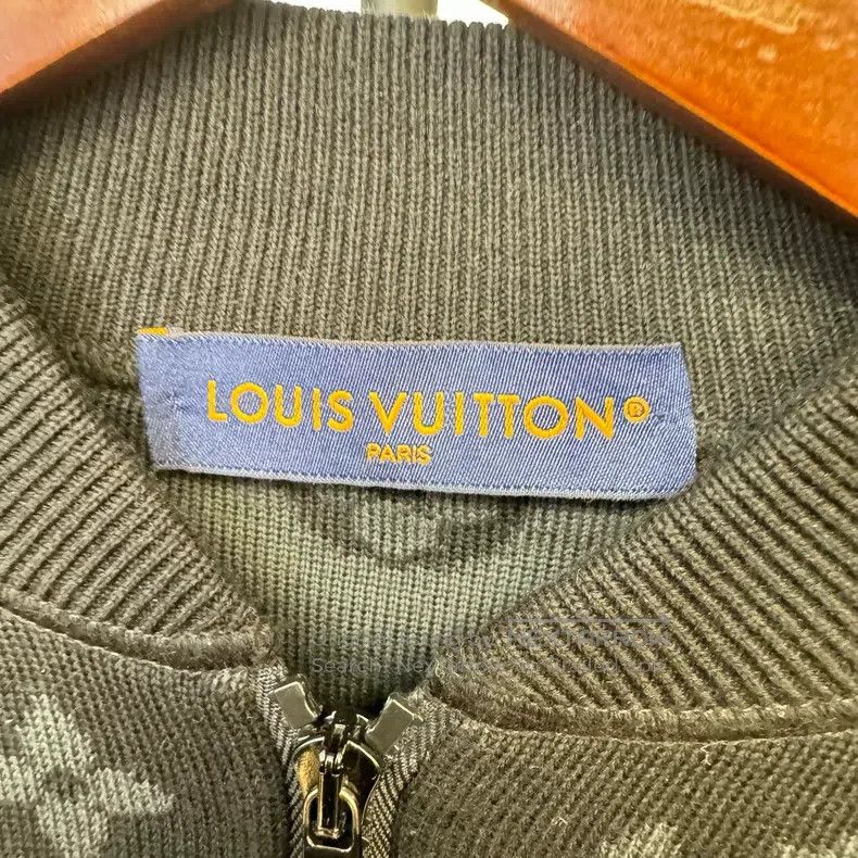 Louis Vuitton Louis Vuitton Knitted Jacket Thickened Zipper Dark Flower Size US XS / EU 42 / 0 - 2 Thumbnail