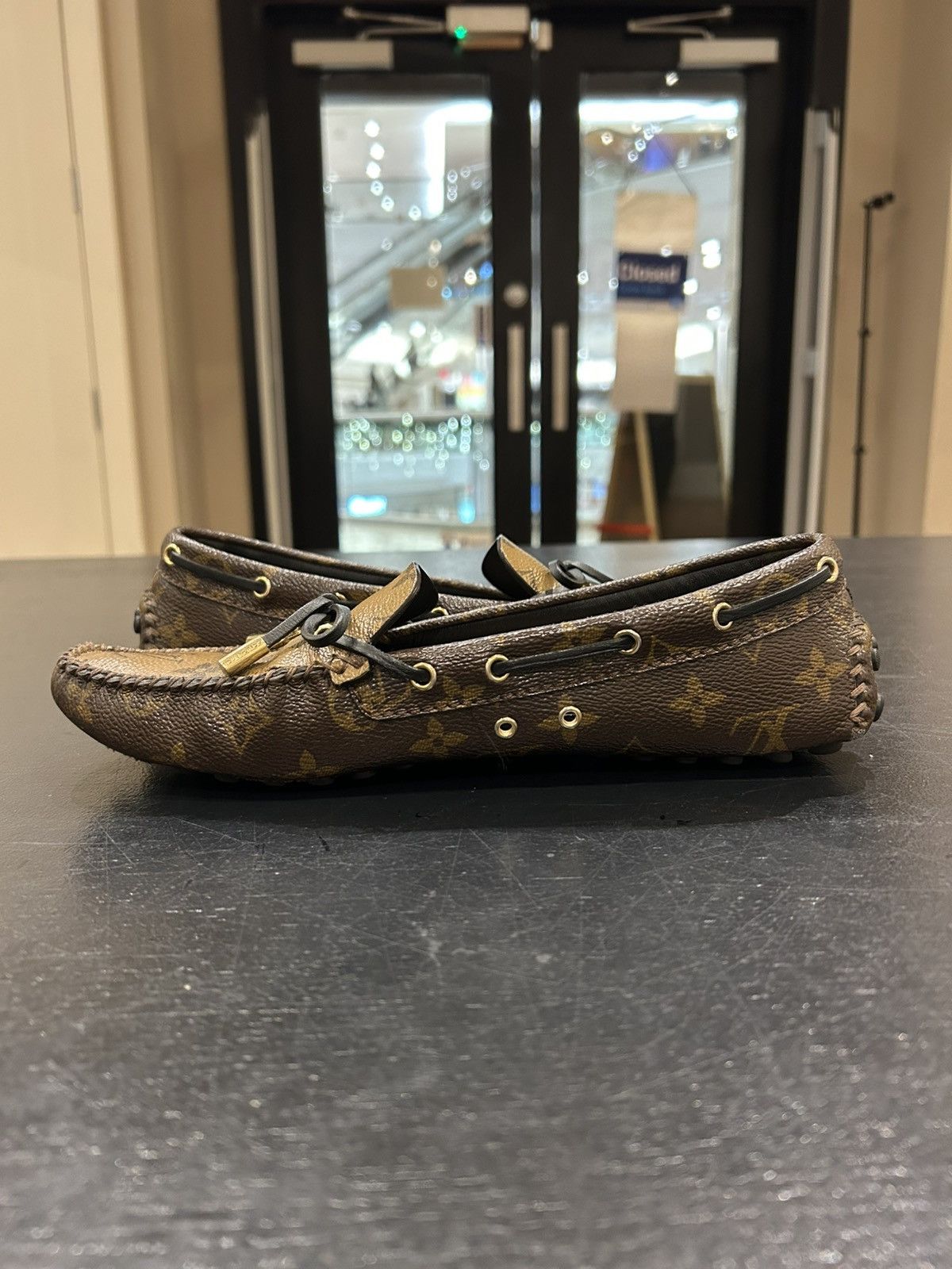 Louis Vuitton Louis Vuitton Monogram Loafers Size US 7 / EU 40 - 4 Thumbnail