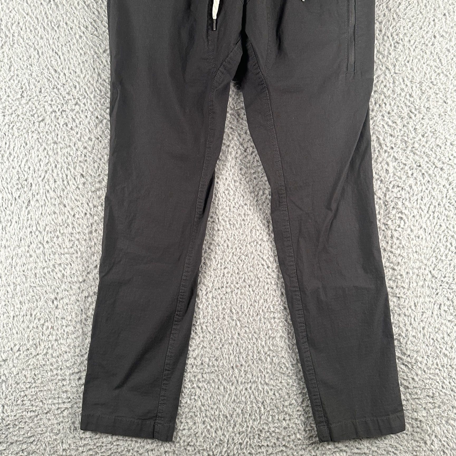 Vuori Pants Mens Small Gray Ripstop Climber Cargo Organic Cotton Blend Pants Slim Chino Regular Fit Pockets Logo Gray Mens