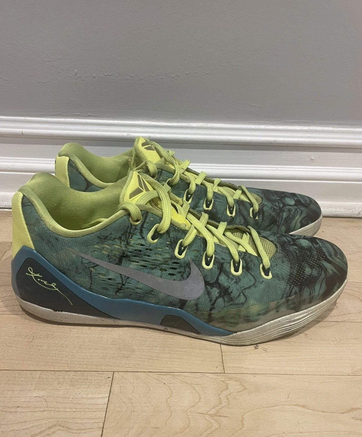 Nike Nike Kobe 9 EM Easter Size 11 Size US 11 / EU 44 - 2 Thumbnail