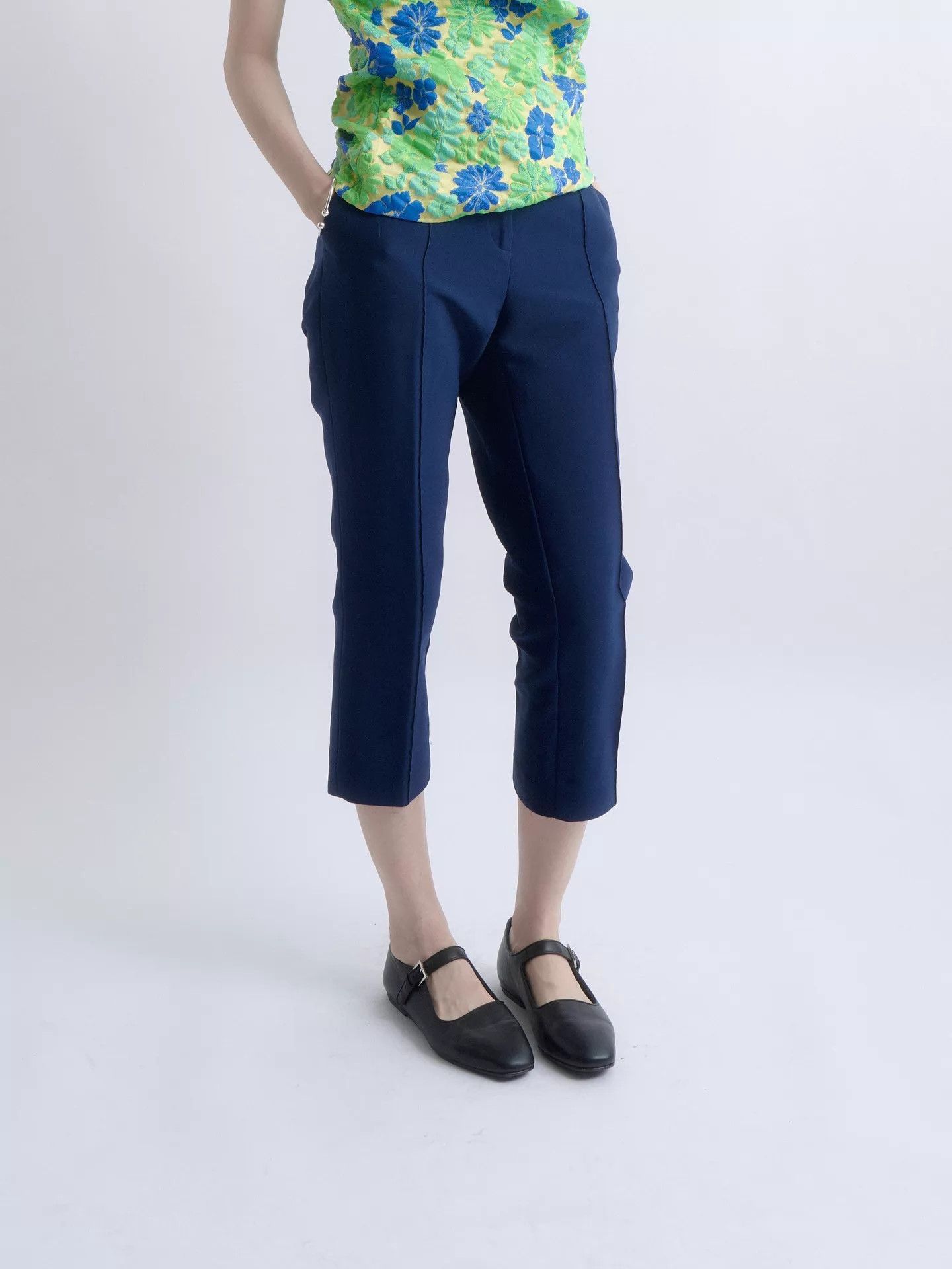 Phoebe Philo CELINE by Phoebe Philo Women's Navy Pleated Tapered Capri Size 27" / US 4 / IT 40 - 5 Thumbnail