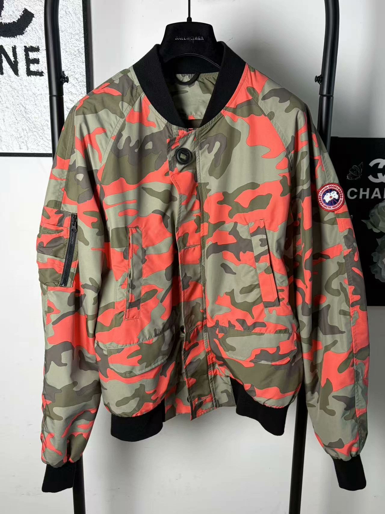 Canada Goose Canada Goose Retro Camo White Light Jacket m Men Size US M / EU 48-50 / 2 - 1 Thumbnail