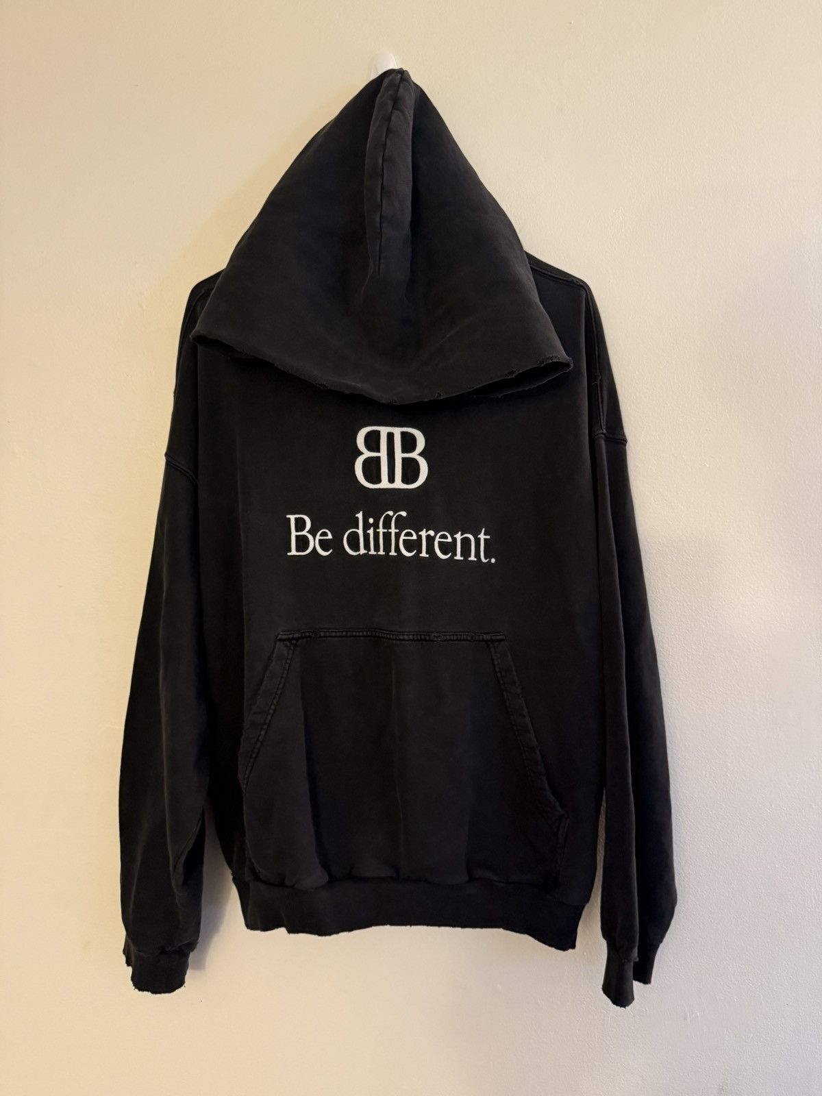 トップス Be different balenciaga Be Different sweatshirt BALENCIAGA | Blondie Shop