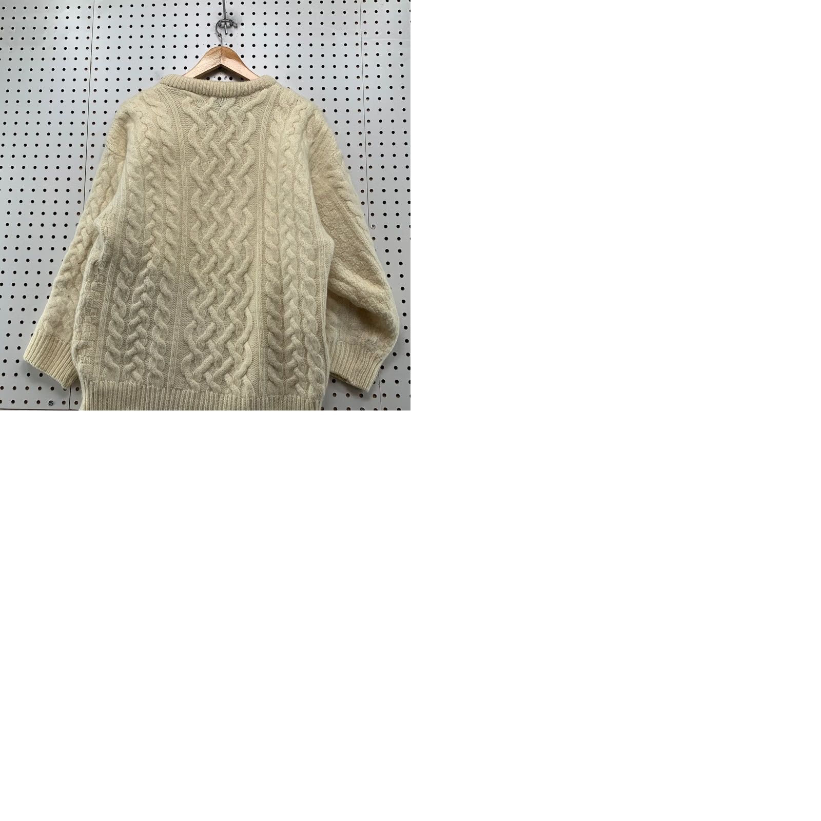 Vintage Aran Crafts Merino Wool Sweater Womens Medium Beige Irish Fisherman Cable Knit Pullover Crew Neck Knit Winter Fall Mens Women Size M / US 6-8 / IT 42-44 - 9 Thumbnail