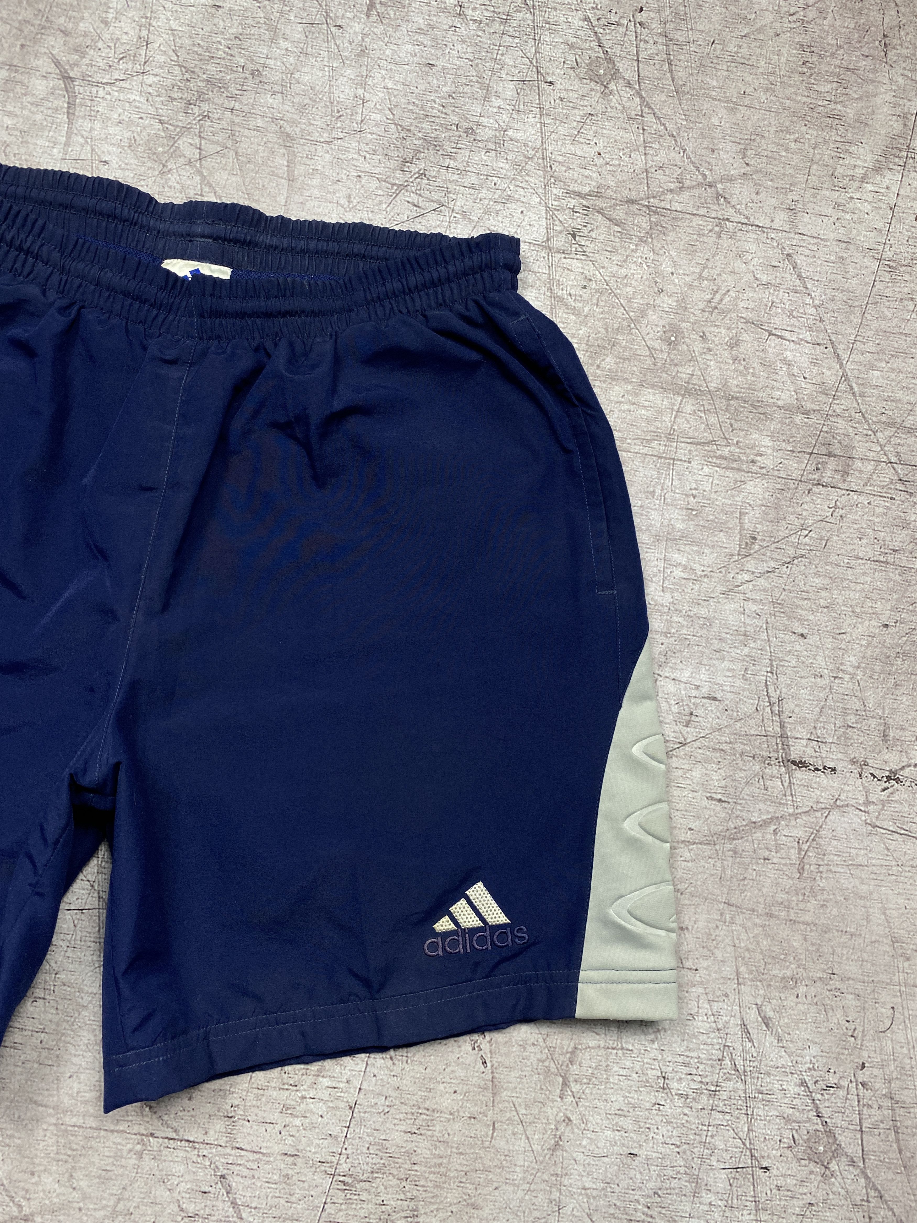 Adidas × Vintage Adidas Vintage Mens Shorts Size US 32 / EU 48 - 2 Thumbnail