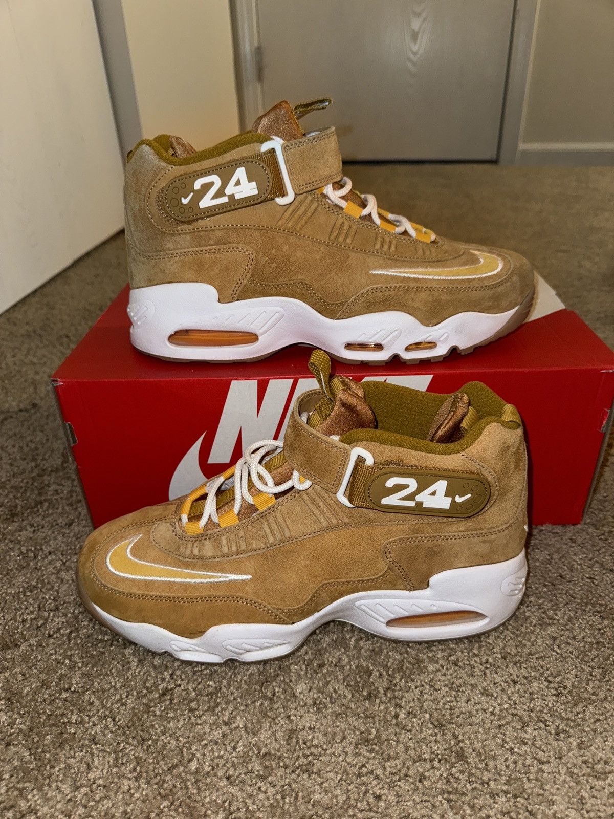 image of Nike Air Griffey Max 1 Shoes in New Wheat, Men's (Size 11)