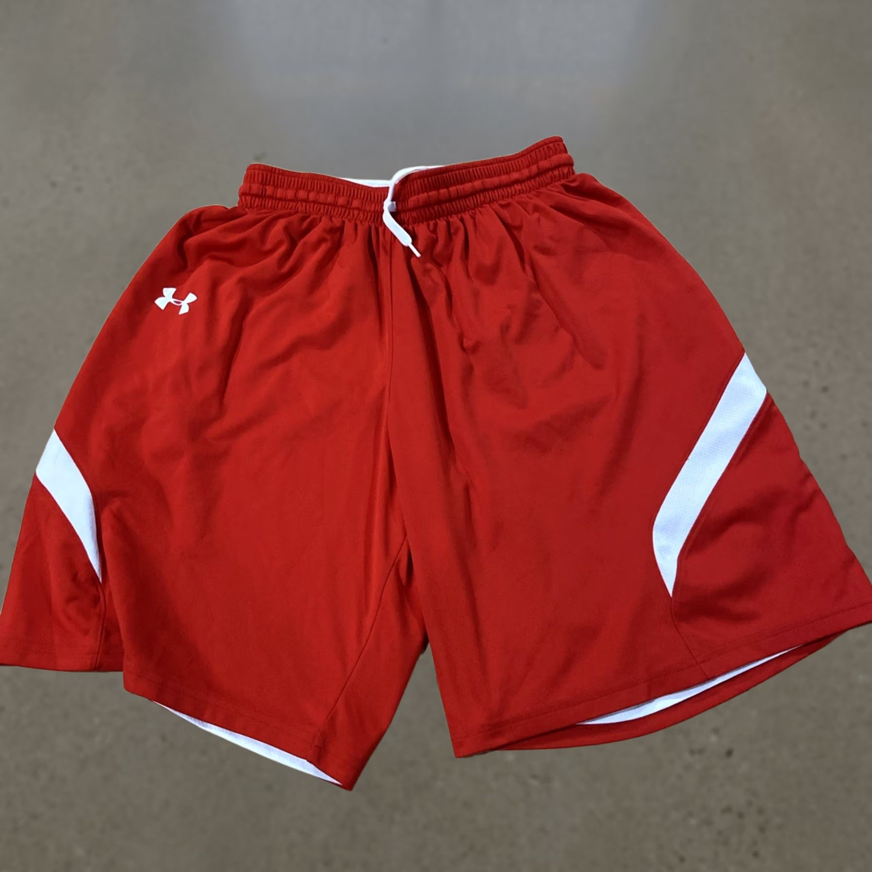 Under Armour Under Armour Clutch 2 Reversible Training Short Red Men's L UKS528M Size US 33 - 1 Thumbnail